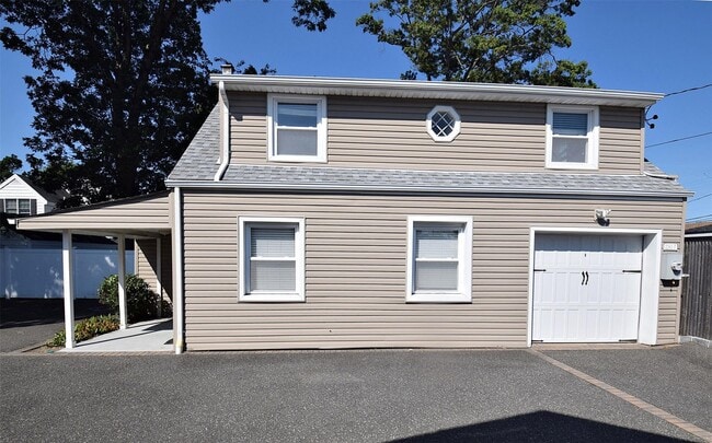 property at 2262 Centre Ave
