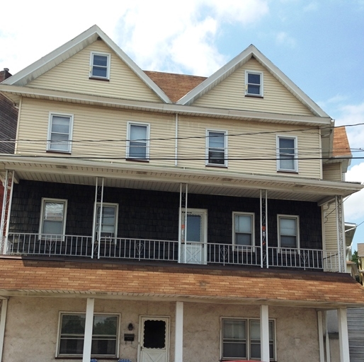 134-136 Bankway St in Lehighton, PA - Building Photo