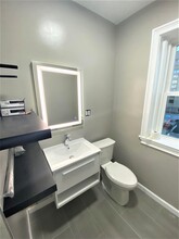 447 Park Dr, Unit 3C in Boston, MA - Building Photo - Building Photo