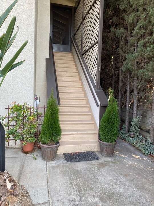 608 N Electric Ave, Unit B in Alhambra, CA - Foto de edificio