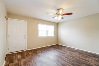 4793 Carbondale Dr in Columbus, OH - Foto de edificio - Building Photo