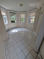 382 Riverway, Unit 1 in Boston, MA - Building Photo