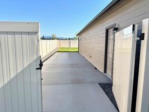 13326 N Apex Way in Hayden, ID - Foto de edificio - Building Photo