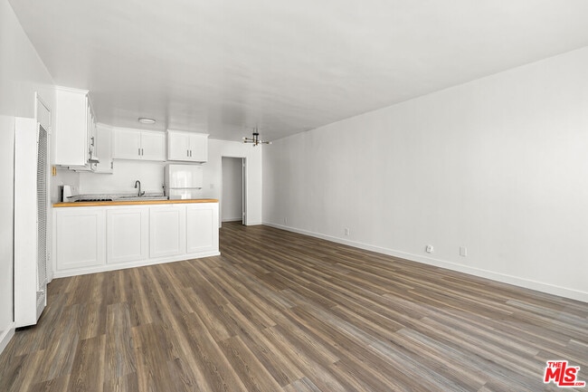 1451 S Norton Ave in Los Angeles, CA - Building Photo - Building Photo