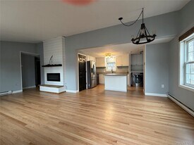 101 Rosevale Ave in Ronkonkoma, NY - Building Photo