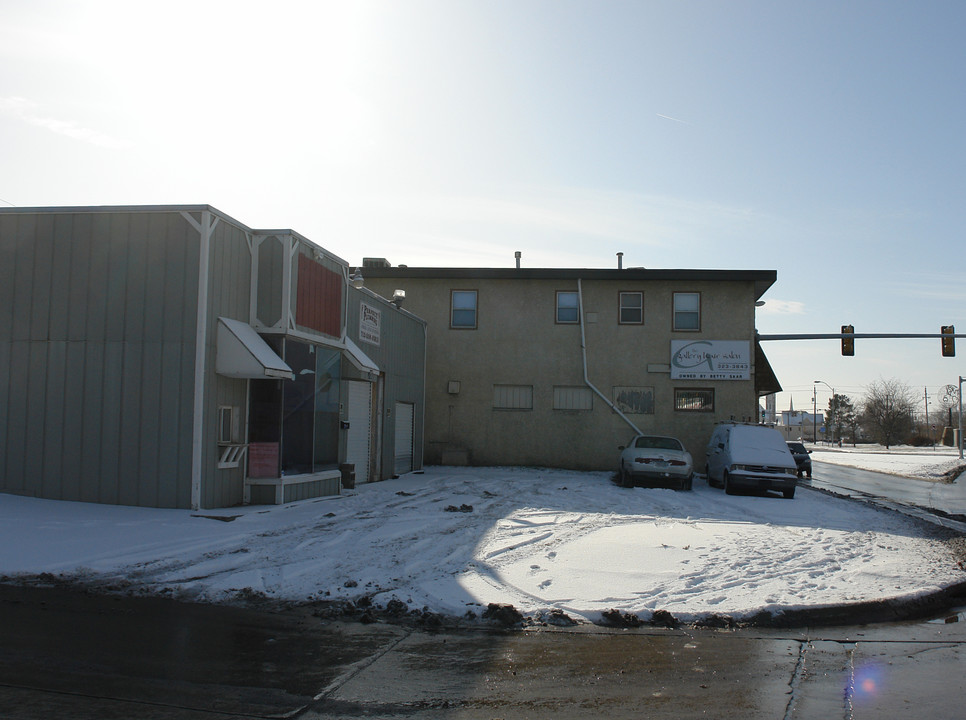 715 E Broadway St in Council Bluffs, IA - Building Photo