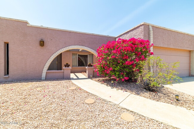 2847 E Acoma Dr in Phoenix, AZ - Foto de edificio - Building Photo