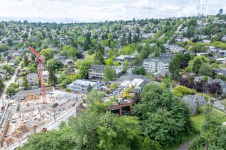2914 E Madison St in Seattle, WA - Foto de edificio - Building Photo