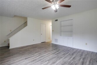 304 Lexington Dr in Lawrenceville, GA - Building Photo - Building Photo