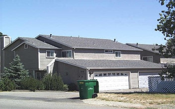 3310-3312 La Canada Dr in Cameron Park, CA - Foto de edificio - Building Photo