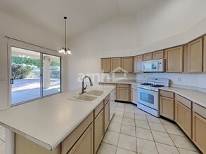 13381 W Wilshire Dr in Goodyear, AZ - Building Photo - Building Photo