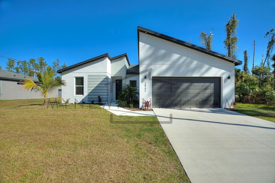 3580 Richardson St in North Port, FL - Building Photo