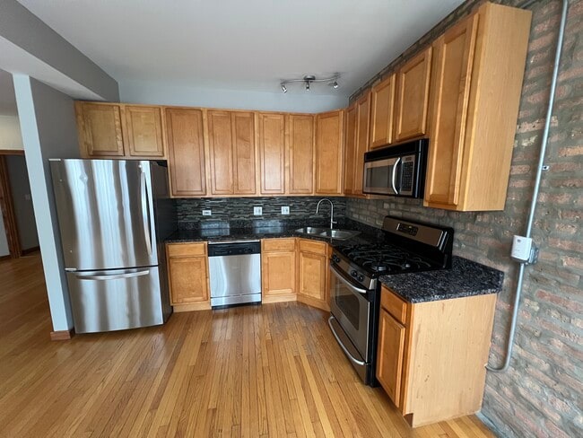 property at 1636 W Columbia Ave
