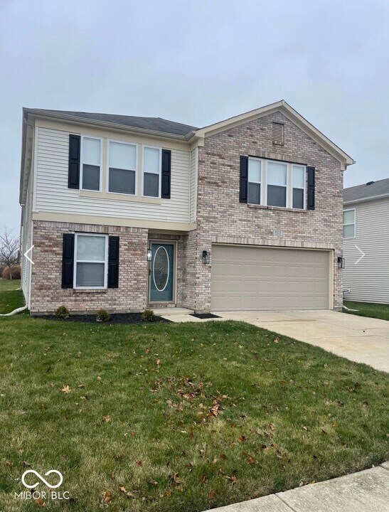 8325 Burket Way in Indianapolis, IN - Building Photo
