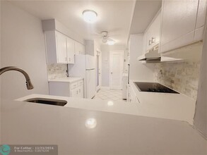 4213 NE 21st Ave in Fort Lauderdale, FL - Building Photo - Building Photo