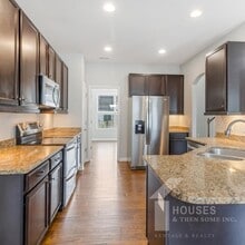 70 Madeline Cir in Taylors, SC - Building Photo - Building Photo