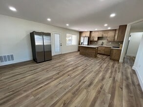 5165 Ewing St in San Diego, CA - Building Photo - Building Photo