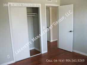 3801 Almeda St in Jacksonville, FL - Building Photo - Building Photo