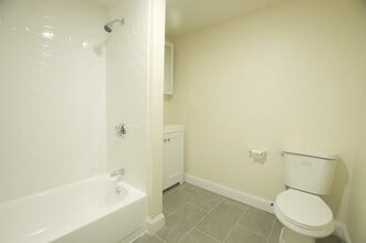 501 E Broadway in Boston, MA - Foto de edificio - Building Photo