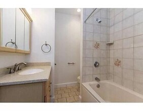 103 Sewall Ave-Unit -6 in Brookline, MA - Building Photo - Building Photo