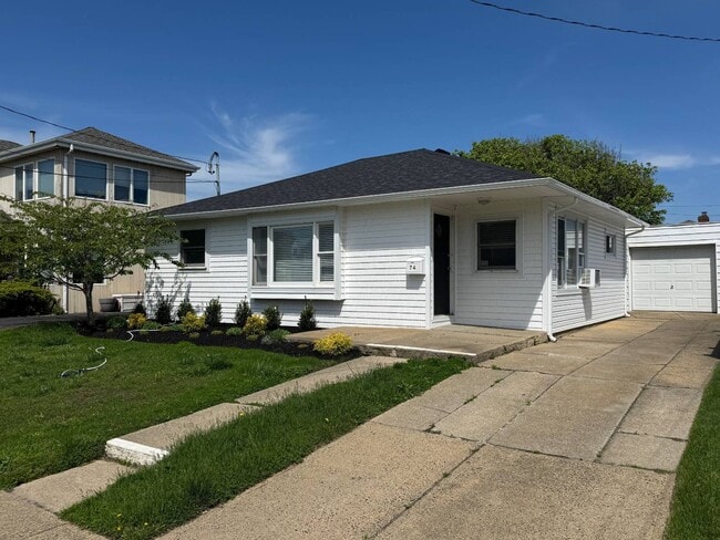 74 Bermuda St
