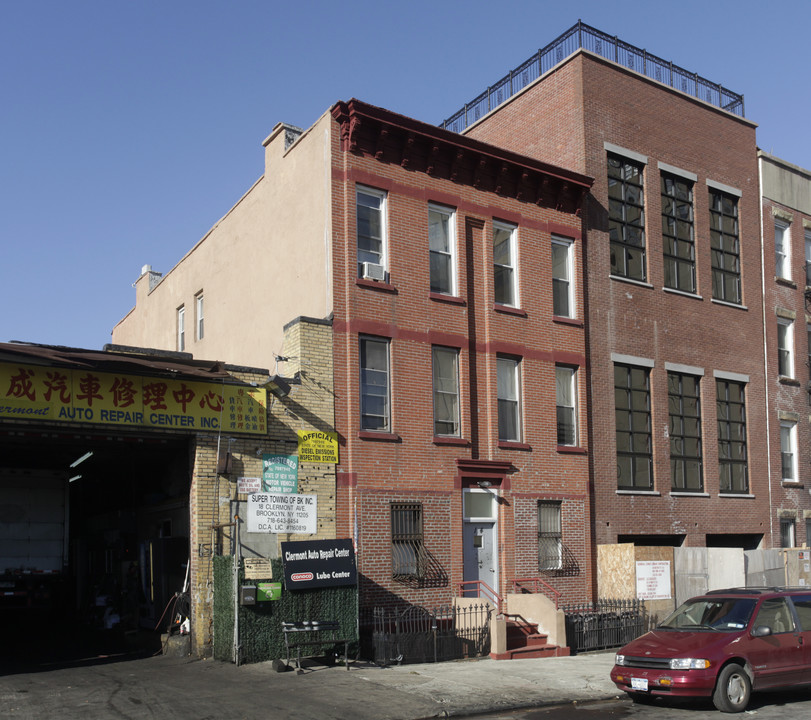 14 Clermont Ave in Brooklyn, NY - Building Photo