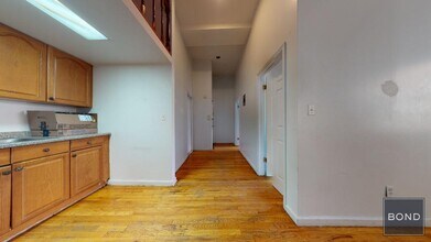 29 St Marks Pl in New York, NY - Building Photo - Building Photo