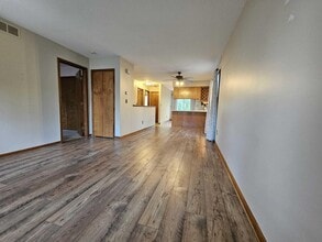 33090 Woodworth Ct in Westland, MI - Building Photo - Building Photo