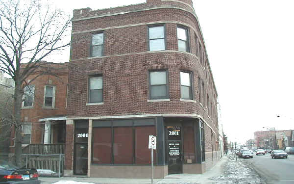 2001 N Oakley Ave in Chicago, IL - Building Photo - Building Photo