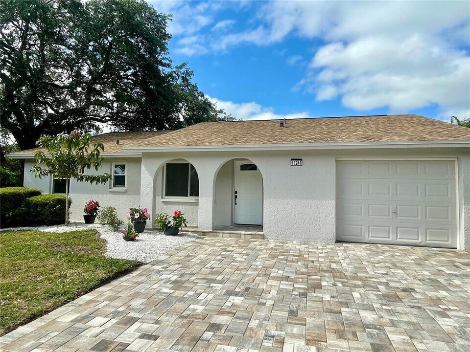 11241 Temple Ct in Seminole, FL - Building Photo