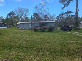 675 Tallow St in Onalaska, TX - Building Photo