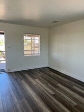 746 W Turney Ave, Apt 9, Unit 9 in Phoenix, AZ - Foto de edificio - Building Photo