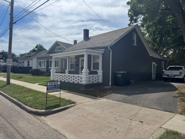 property at 816 W Main St