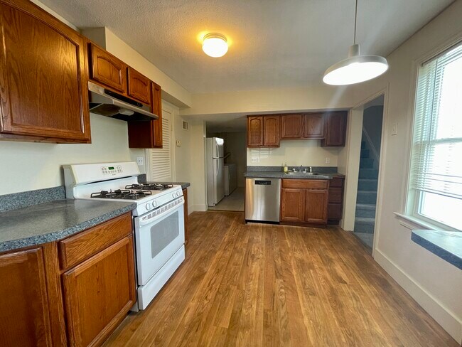 25 Oakland St, Unit 1