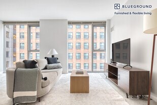 210 N Wells St, Unit SI FL15-ID634 in Chicago, IL - Building Photo