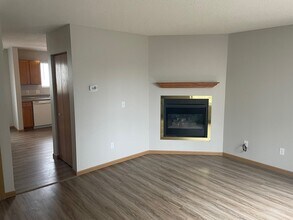 9073 Scarlet Globe Dr in Eden Prairie, MN - Building Photo - Building Photo