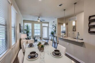 738 Durham Dr in Houston, TX - Building Photo - Building Photo