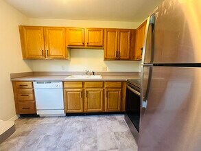 232 Rock St in Norwood, MA - Building Photo - Building Photo