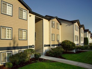 Nisqually Ridge in Lacey, WA - Foto de edificio - Building Photo