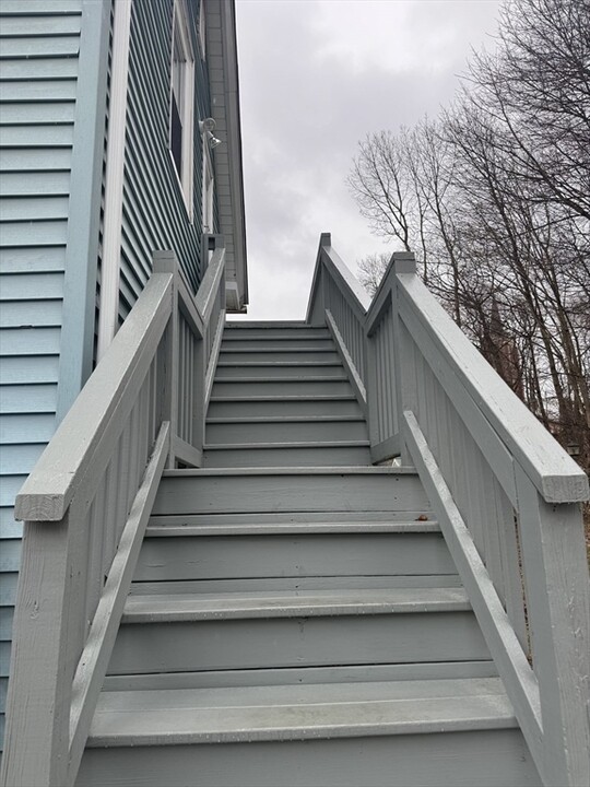 10 Goddard St in Webster, MA - Building Photo