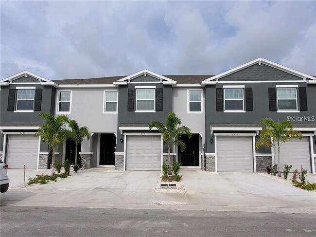 6528 Serenity Fall Ln in Sarasota, FL - Foto de edificio - Building Photo