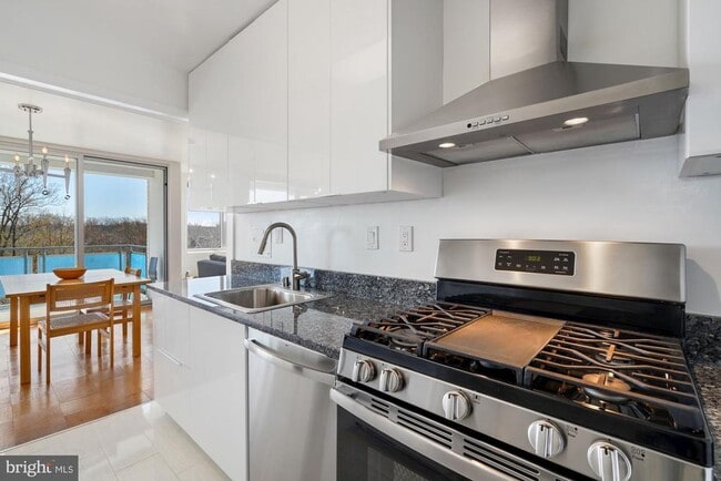 property at 10201 Grosvenor Pl