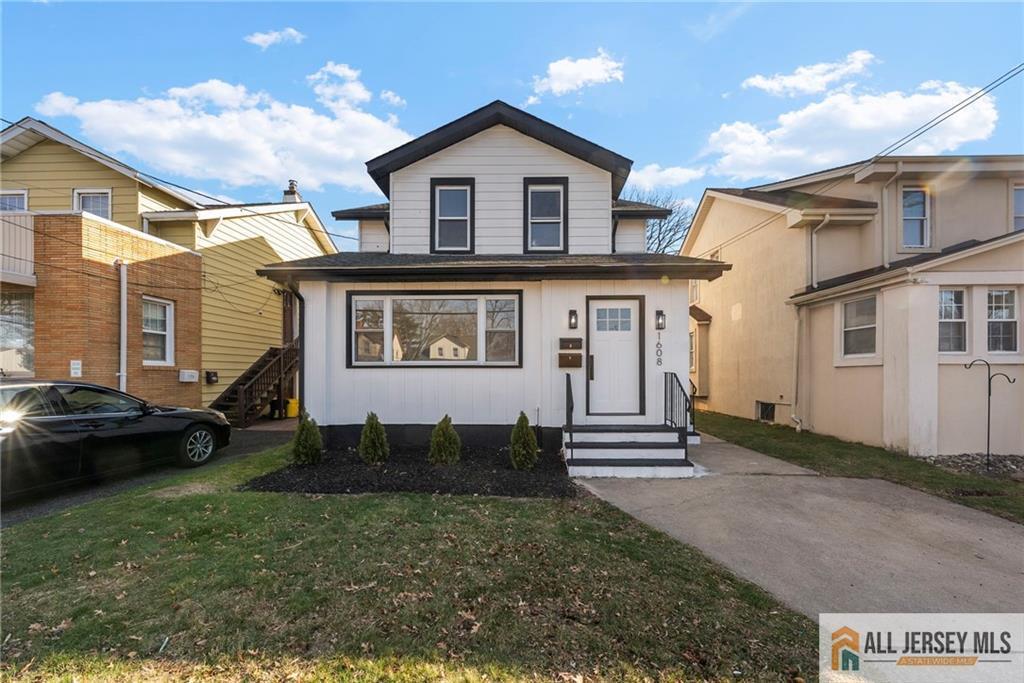 1608 Brunswick Ave in Lawrence Township, NJ - Building Photo