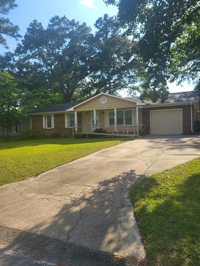 property at 7281 Pebblebrook Dr