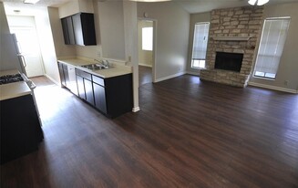 2011 Margalene Way in Austin, TX - Building Photo - Building Photo