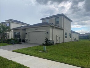 32583 Tree of Life Ave in Wesley Chapel, FL - Building Photo - Building Photo