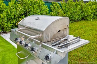 38 SW 25th Rd in Miami, FL - Building Photo - Building Photo