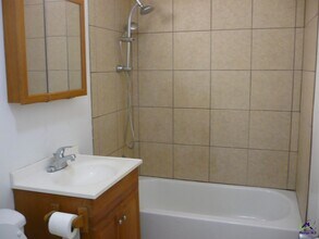 1325 Laura Ave in Warner Robins, GA - Building Photo - Building Photo