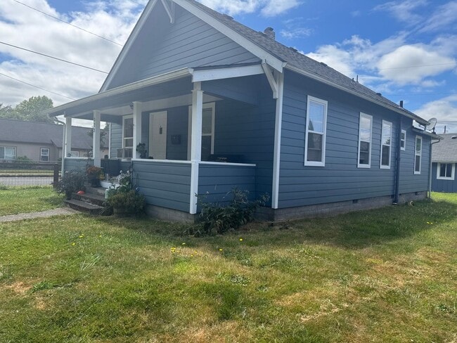 property at 323 S Buckner St