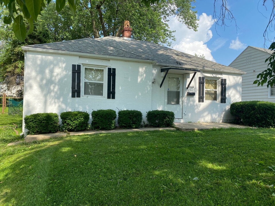 1126 N University Ave in Decatur, IL - Building Photo